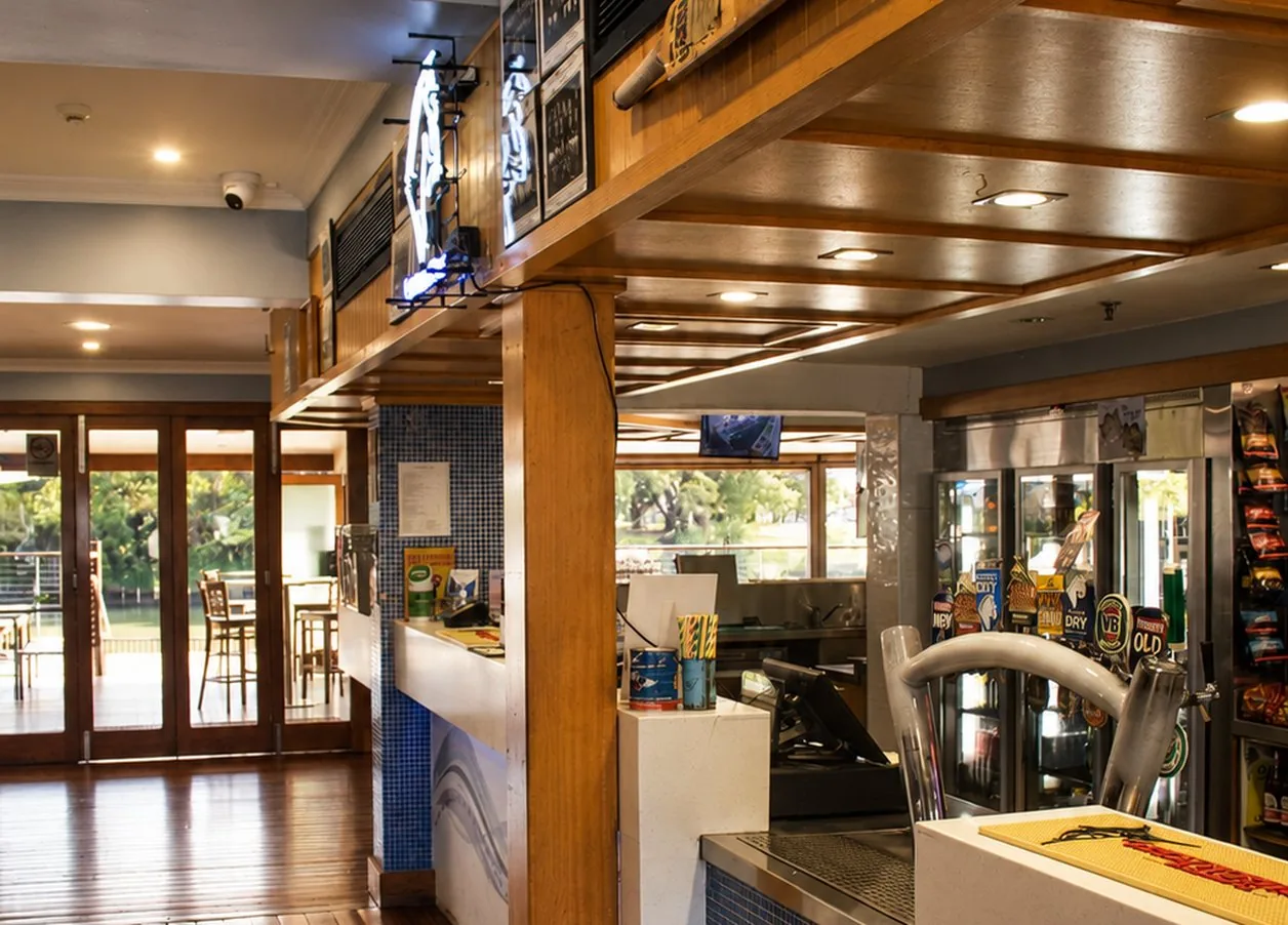 Bar and river-view entrance at Riverview Hotel